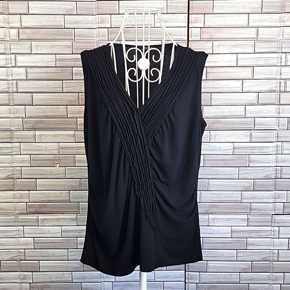 Renuar sleeveless top in black Women's Size XL